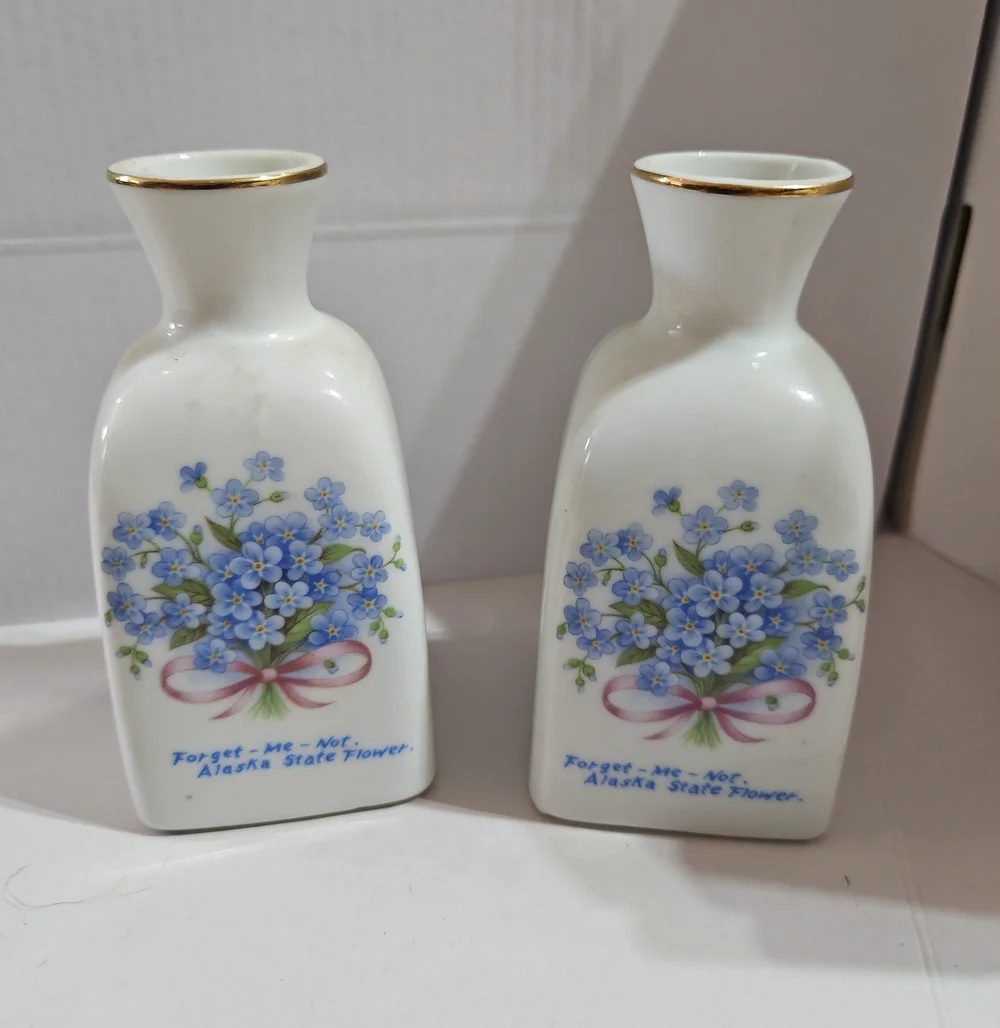 Classic White Porcelain Forget-Me-Not Bud Vases - Set of 2
